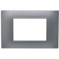Placca 3 posti argento Soft Touch compatibile Vimar Plana